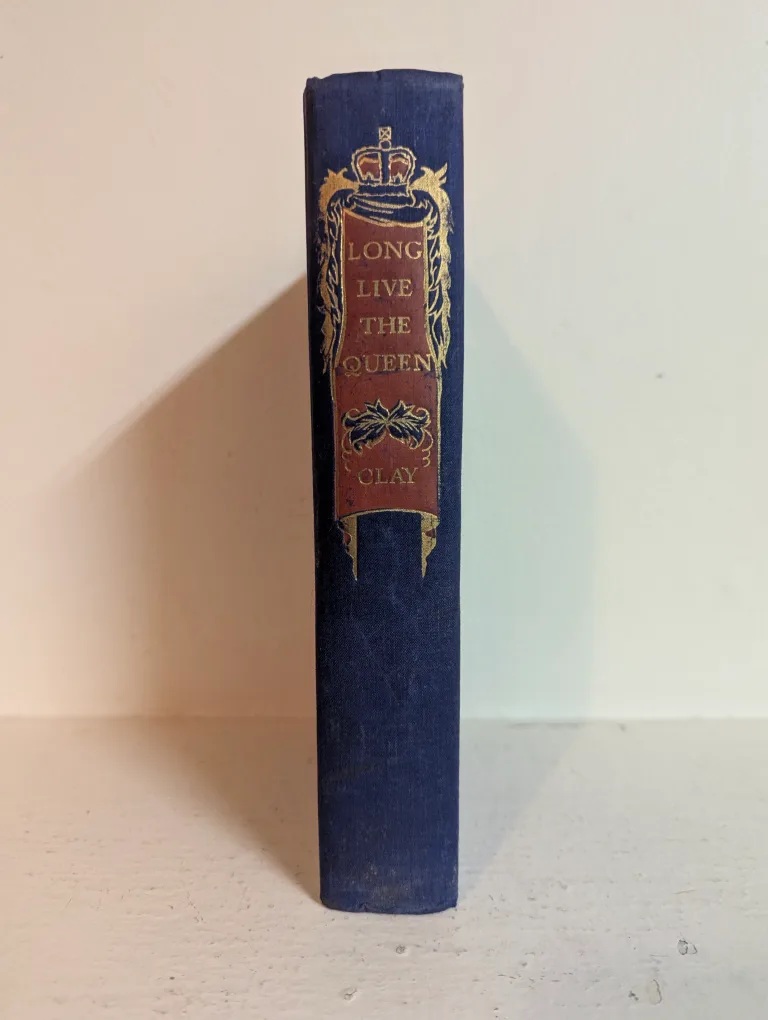 Vintage Book: Long Live the Queen - George VI to Elizabeth II image indicator(2)
