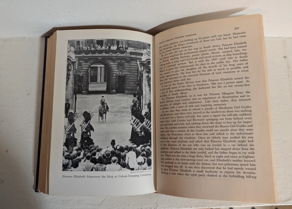 Vintage Book: Long Live the Queen - George VI to Elizabeth II image indicator(4)
