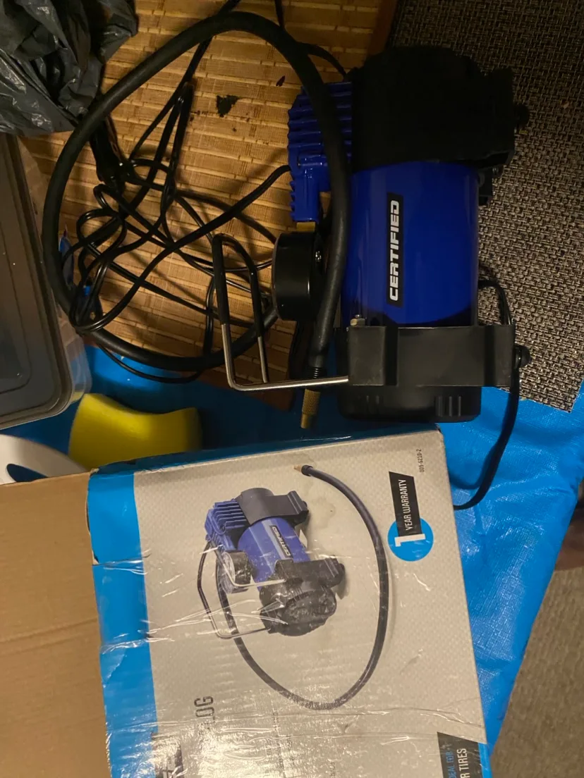 Certified 12V Analogue Direct Drive Air Compressor image indicator(2)