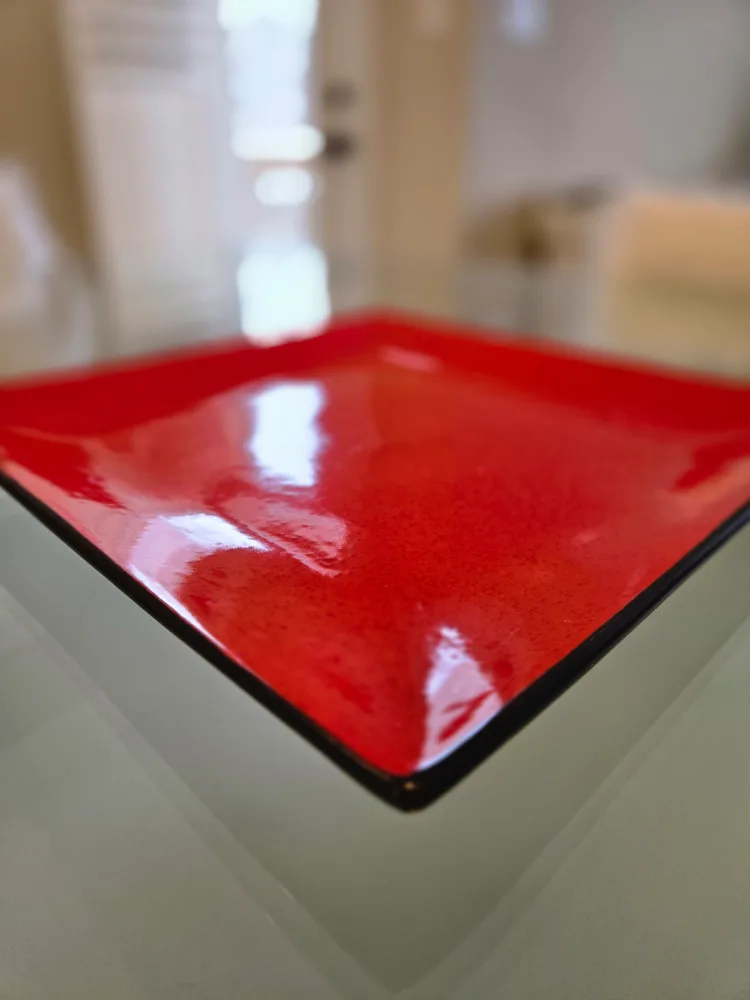 Red Square Dinner Plate - Eclipse-Core Essence image indicator(2)