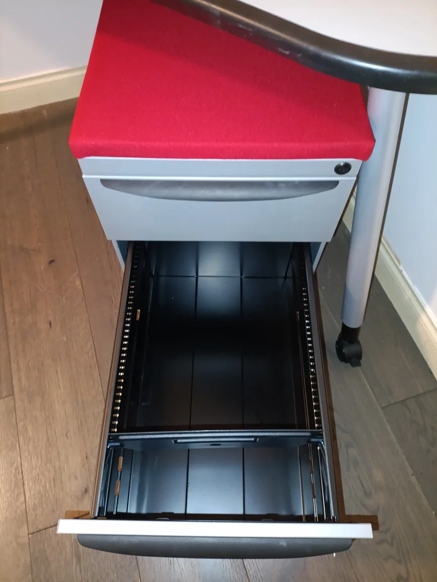 Haworth Three Leg Corner Desk andMobile File Cabinet image indicator(2)