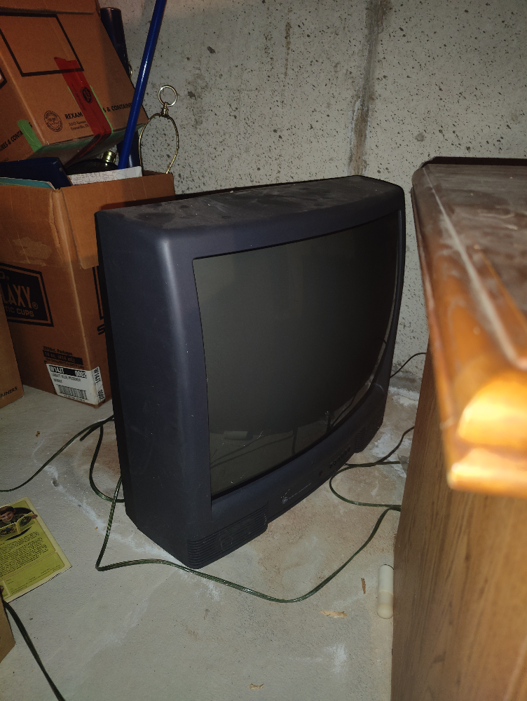 2 CRT Televisions - photo 4
