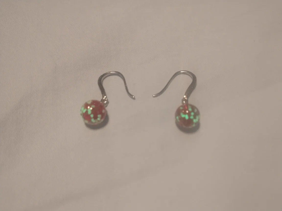 Nogu ruby .925 sterling silver firefly glass huggie earrings image indicator(2)