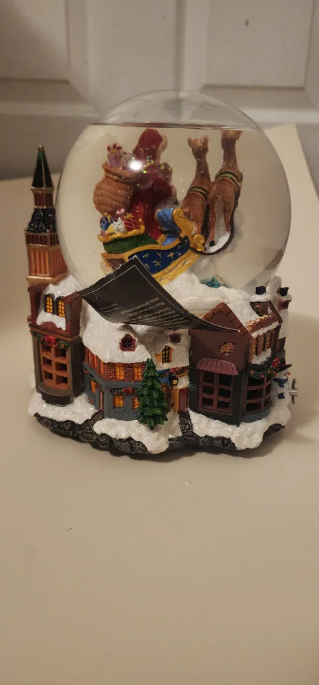 Musical Santa Snow Globe image indicator(2)