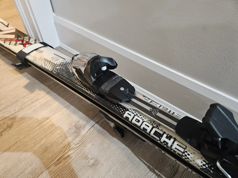 Apache Raider Skis with Sportchek Bindings and Poles image indicator(2)