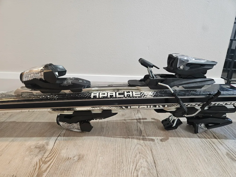 Apache Raider Skis with Sportchek Bindings and Poles image indicator(5)