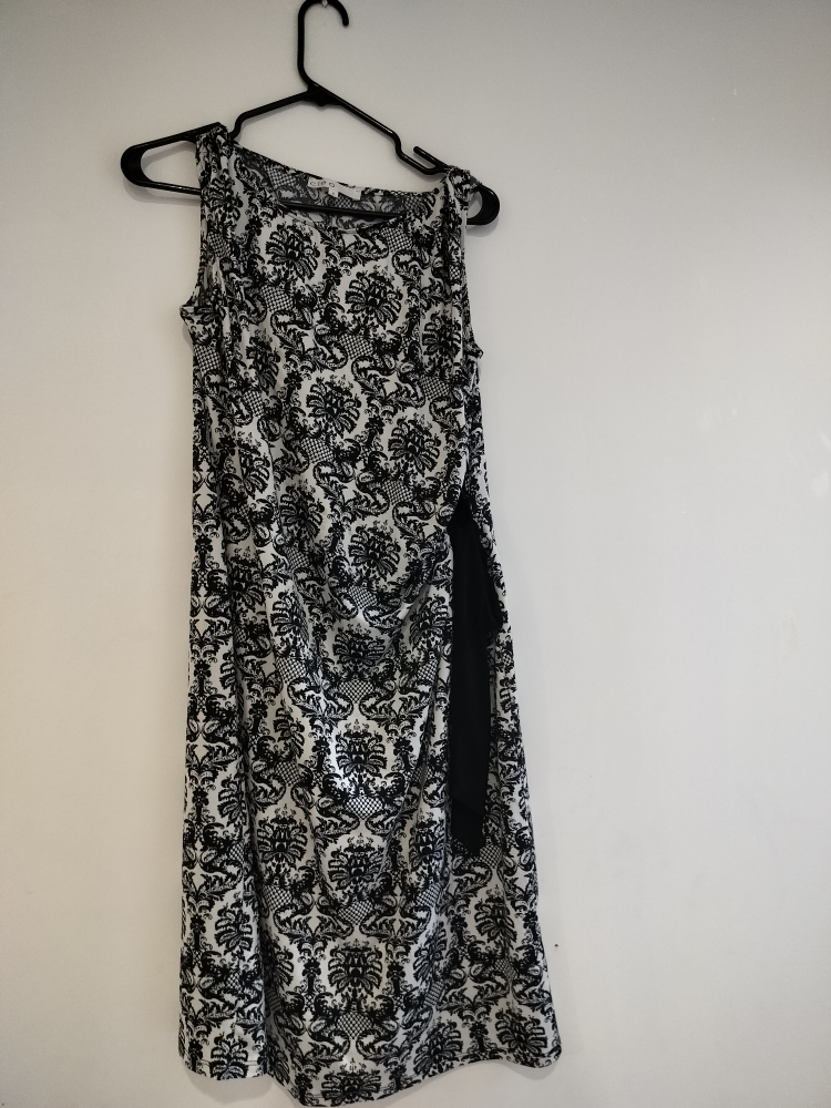 Size 18  Black and White Sleeveless Dress - photo 4