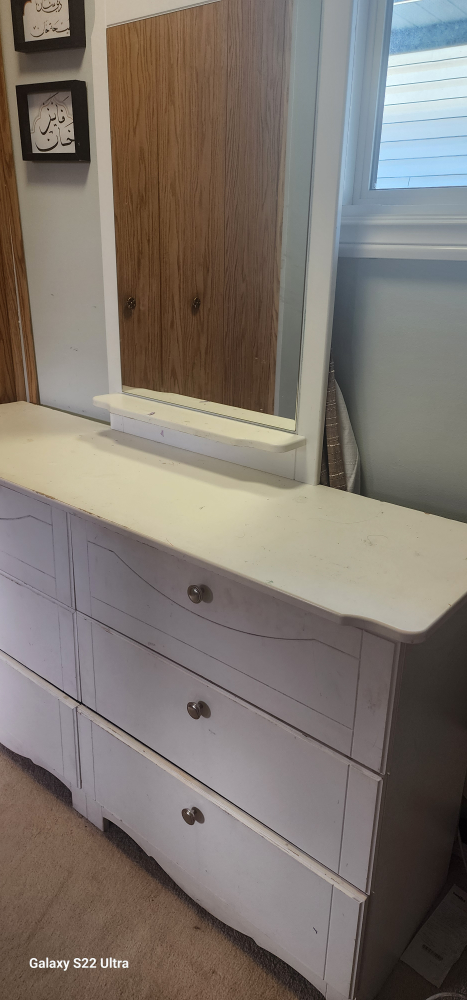 White dresser with mirror - photo 3