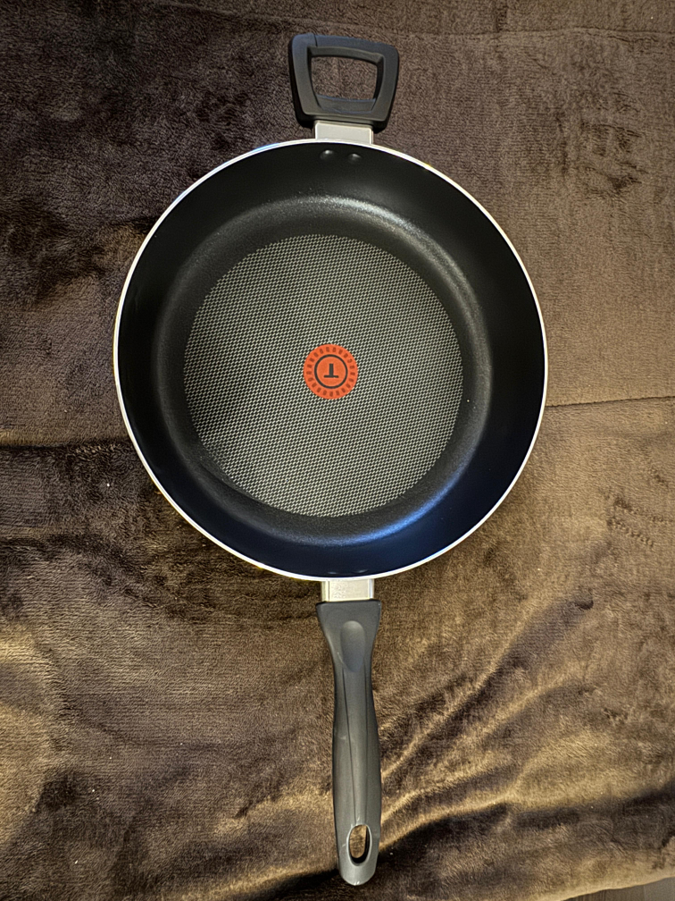 T-fal C56106 nonstick frying pan- T-fal, with glass lid