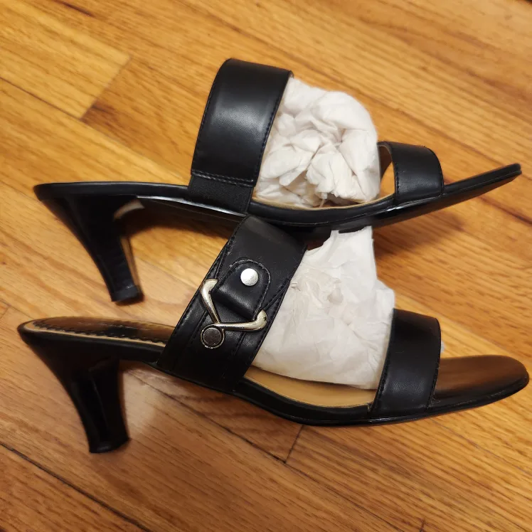 Jessica black heels image indicator(2)