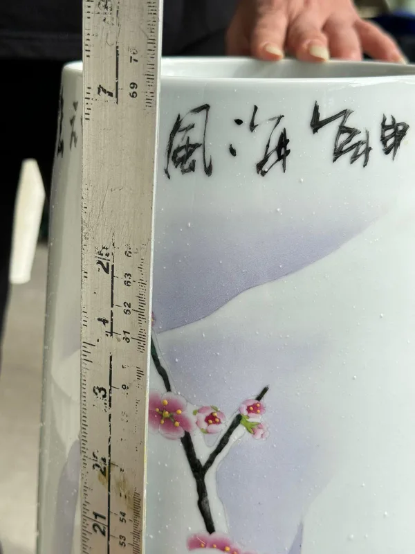 Large tall Chinese Style Hand-painted Ceramic Vase image indicator(3)