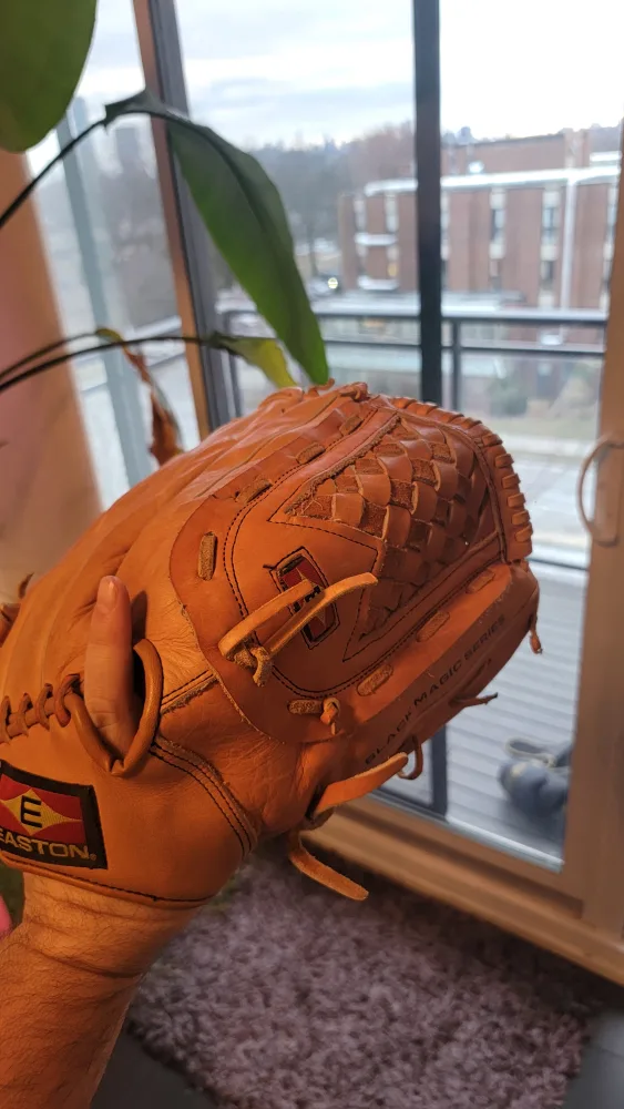 Easton Black Magic Series Baseball Glove image indicator(3)