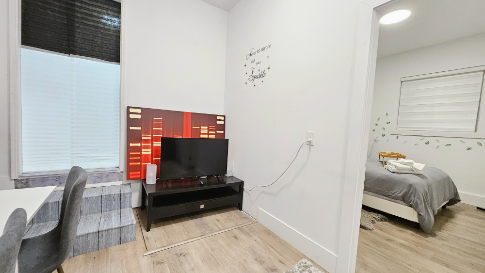 TV TABLE