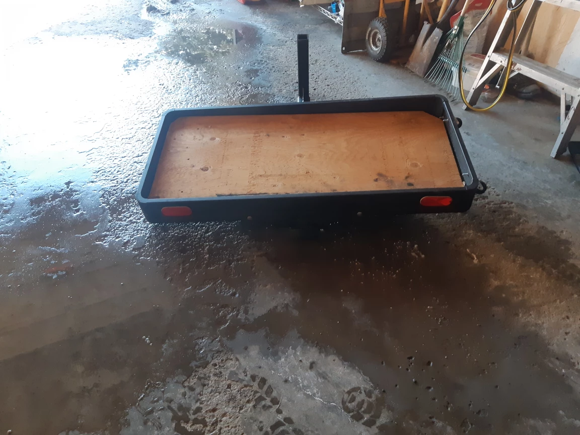 Hitch-mounted cargo carrier - photo 2