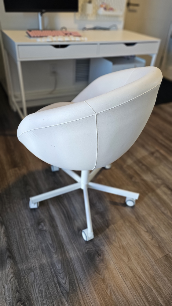 White Swivel Office Chair - photo 2