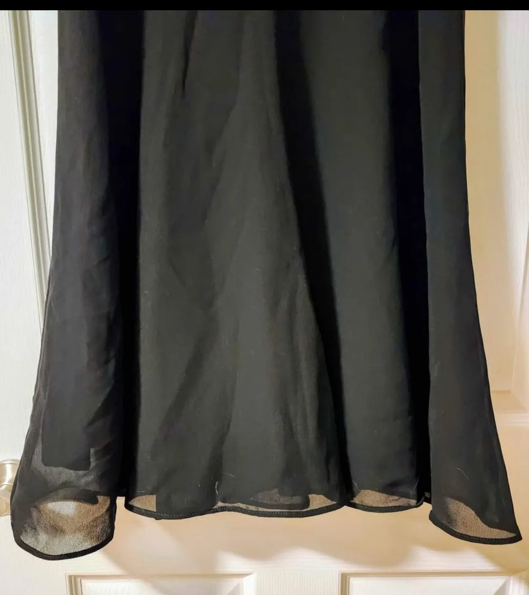 Black Long Formal Skirt Size 12 image indicator(2)