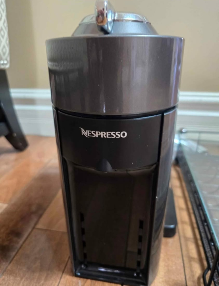 Nespresso Vertuo Machine with Capsule Holder - photo 3