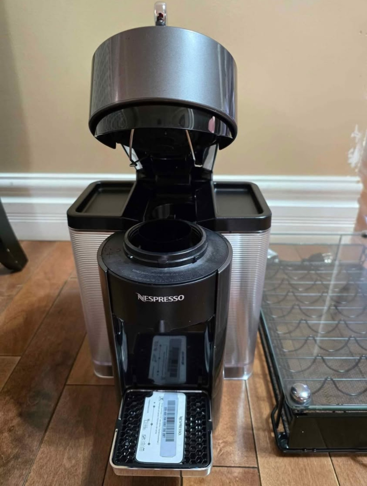 Nespresso Vertuo Machine with Capsule Holder - photo 4