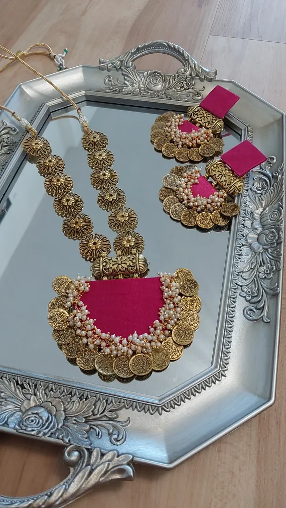 BNIB Gorgeous Handmade Jewellery Sets #ThriftyPicks image indicator(4)