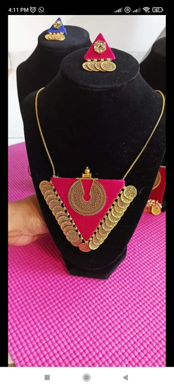 BNIB Gorgeous Handmade Jewellery Sets #ThriftyPicks image indicator(8)