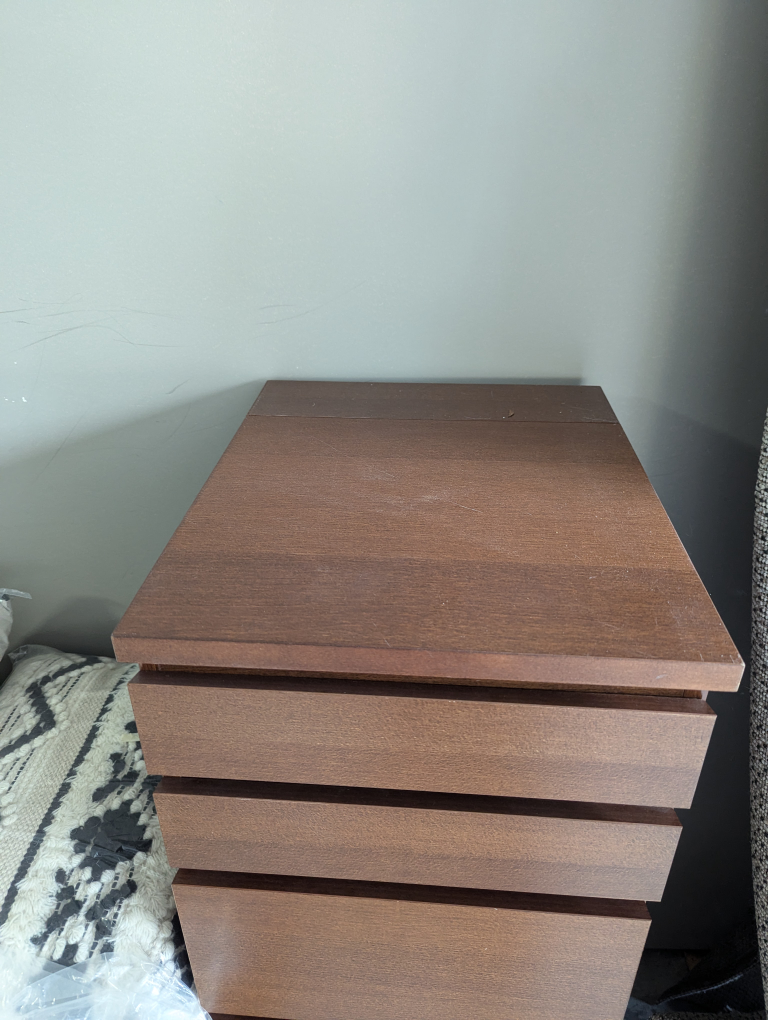 Wooden 5-Drawer Dresser with Lift-Top Mirror