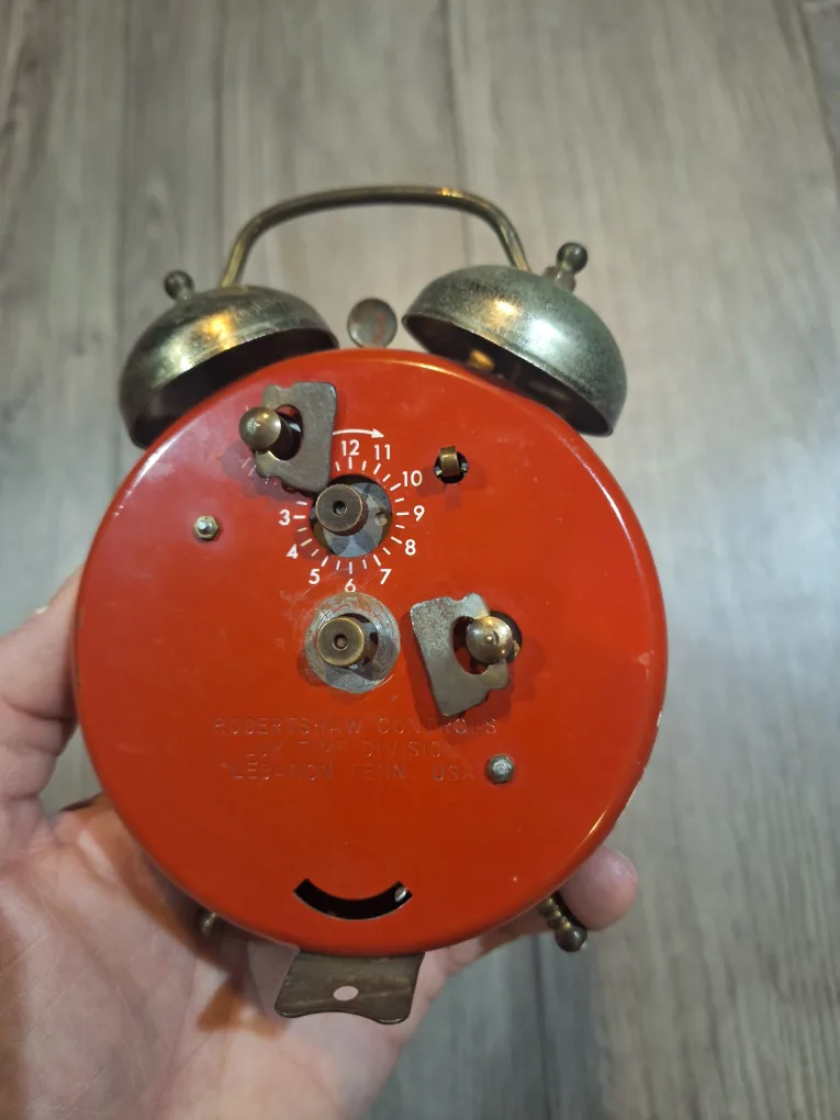 Vintage Robertshaw Lux Time Alarm Clock image indicator(2)