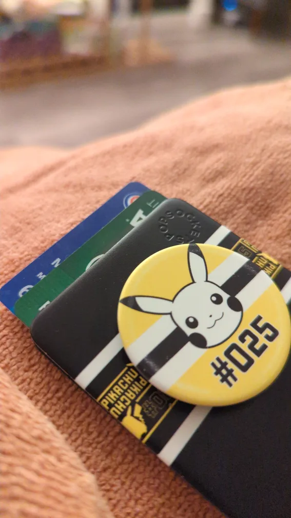 PopSockets PopWallet+ Pikachu Pokemon Card Holder image indicator(5)