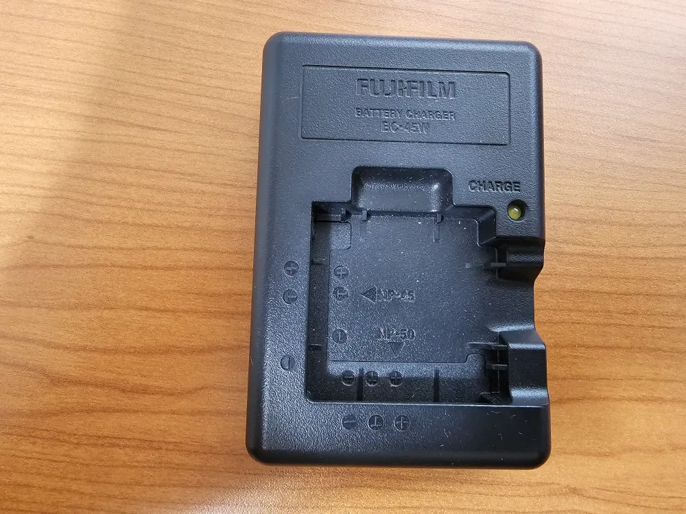 Fujifilm FinePix F750EXR Camera with Case image indicator(7)