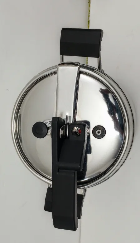 Lagostina Irraddial plus 7L, 18/10 St Steel, Pressure cooker image indicator(3)