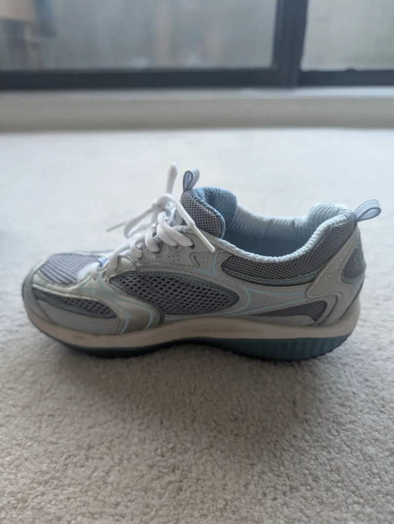 Women's Skechers Shape-ups Walking Shoes image indicator(2)