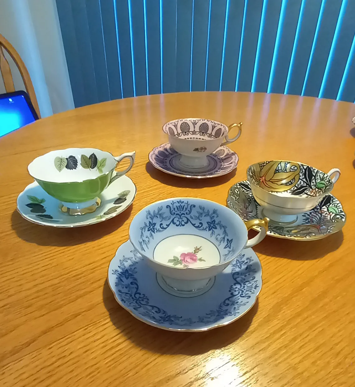 Lot of 7 Vintage tea cups image indicator(2)