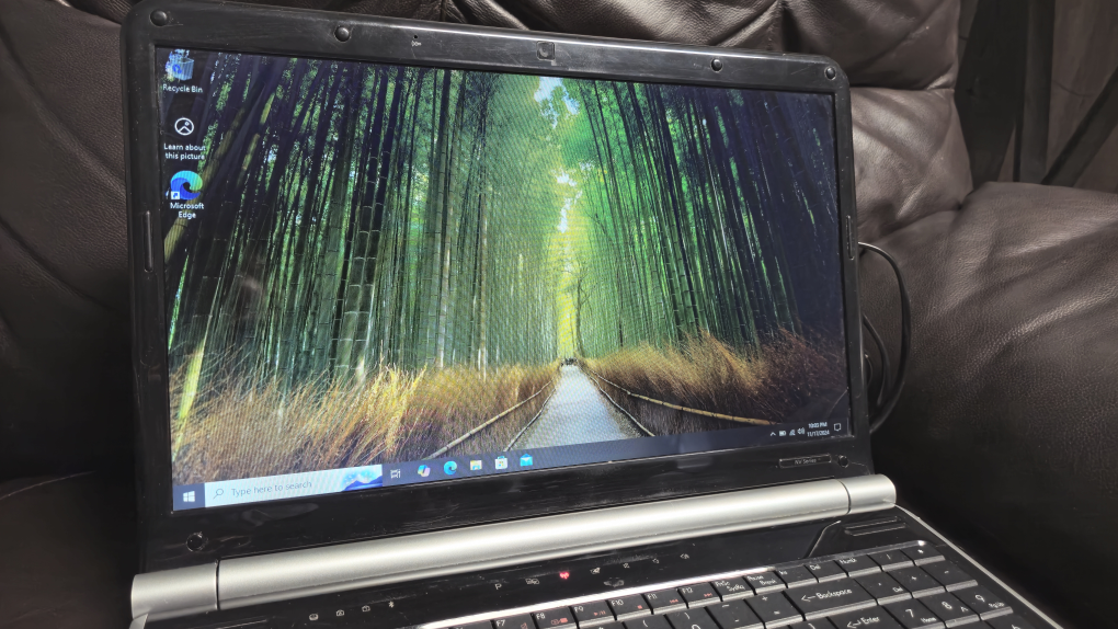 Gateway Laptop - photo 3
