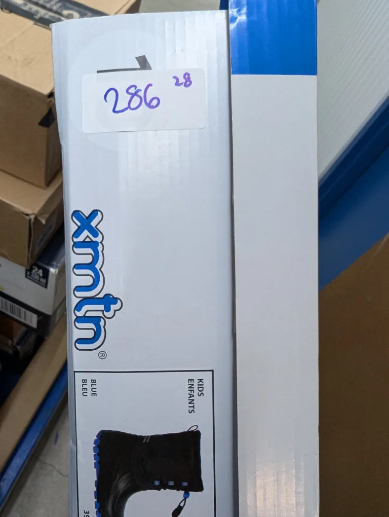 XMTN Kids' Size 10 Winter Boots image indicator(2)