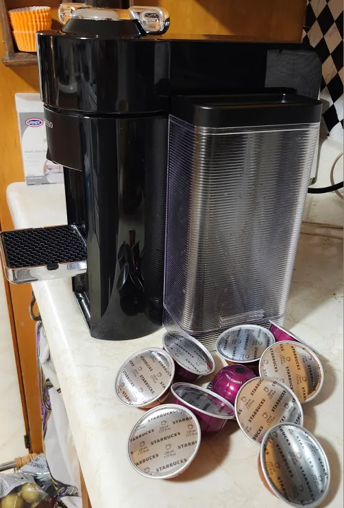 nespresso machine excellent condition image indicator(2)