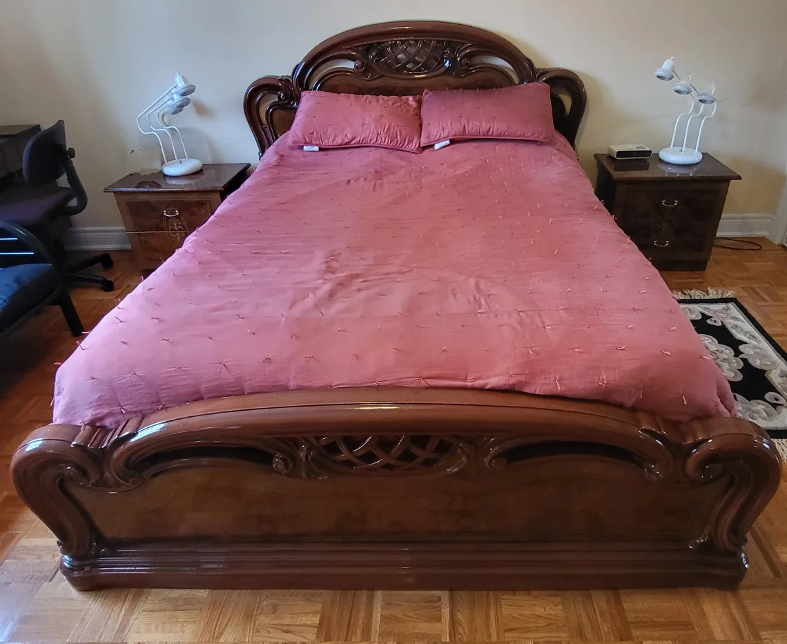 Queen Size Bedroom Set image indicator(2)