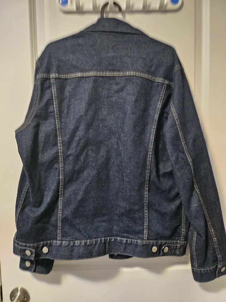 Men's Uniqlo Dark Wash Denim Jacket image indicator(2)