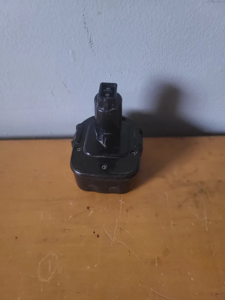 DEWALT DW9062 12v Battery Power Tool recharagable Lithium Ion image indicator(2)