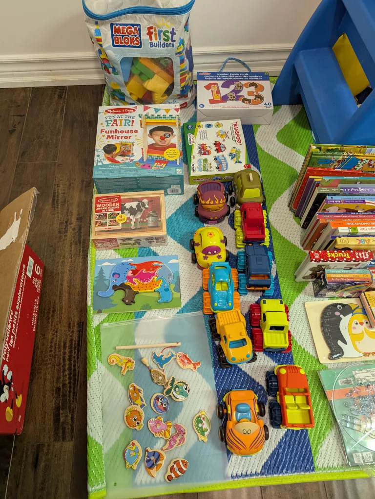 Toy and book bundle - all must go! image indicator(2)