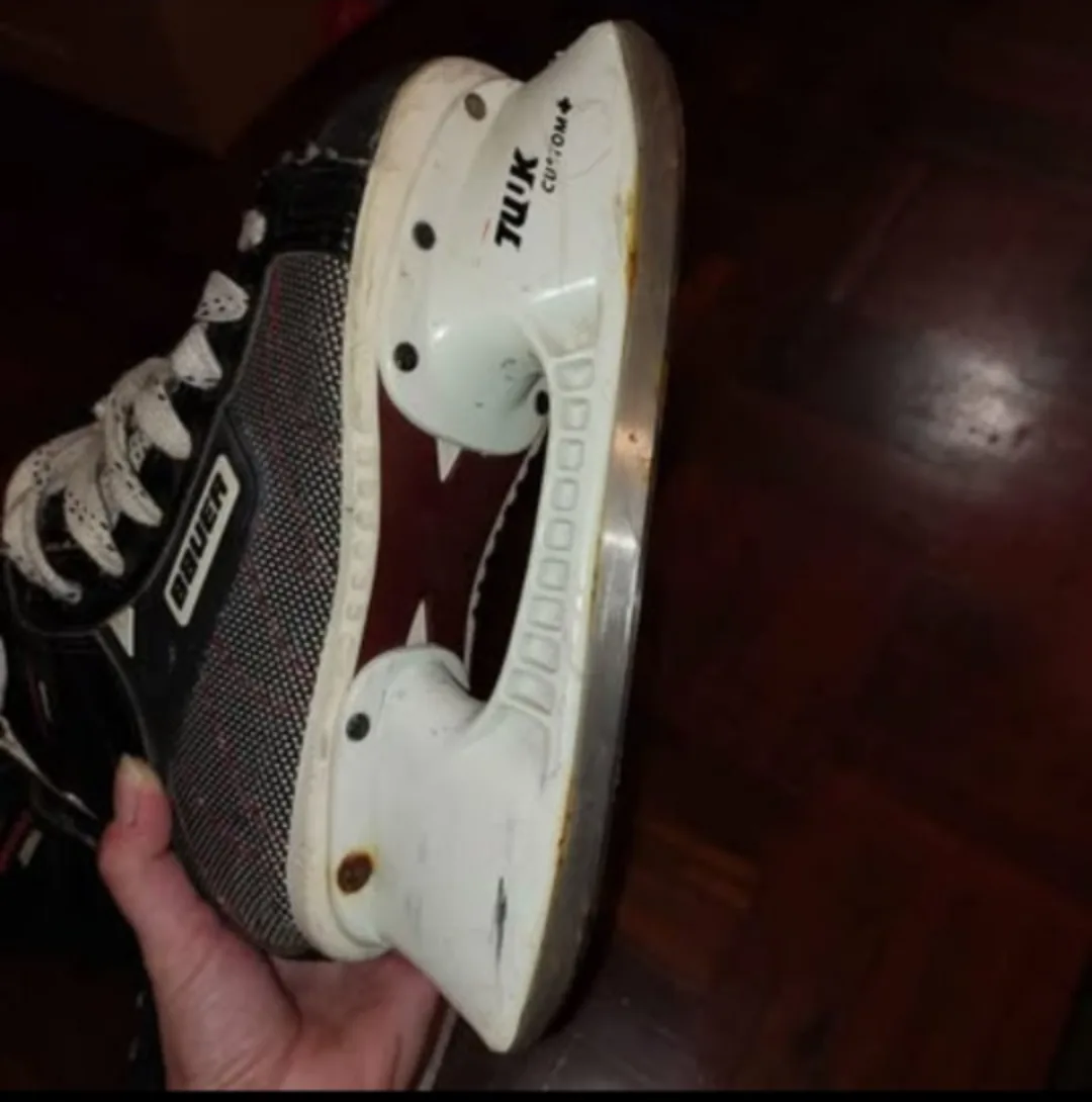 Bauer Supreme 3000 Hockey Ice Skates Boys Size 5(Shoe size 6) image indicator(3)