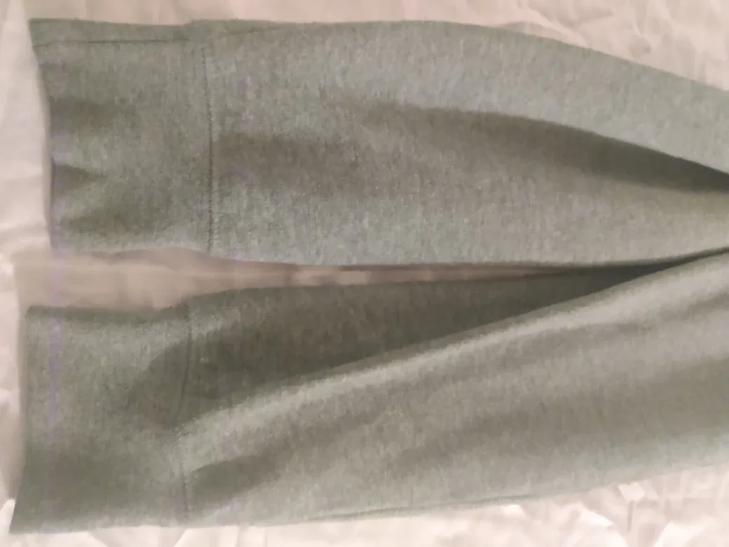 Brunette Grey Hoodie Size Large image indicator(3)