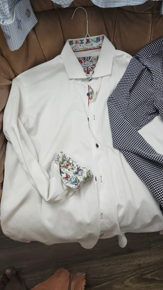 Five Men's Dress Shirts Bundle image indicator(2)