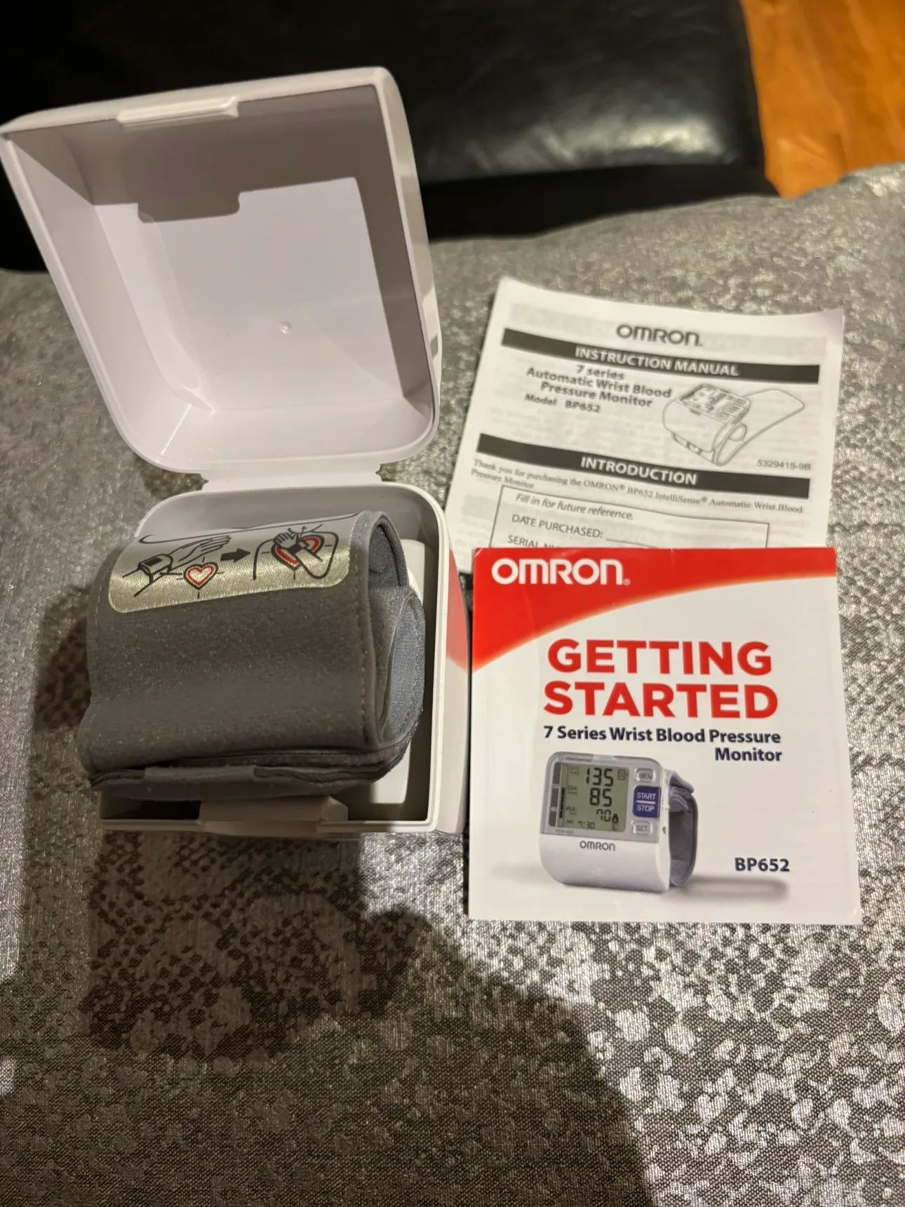 Omron series 7 wrist blood pressure monitor image indicator(2)