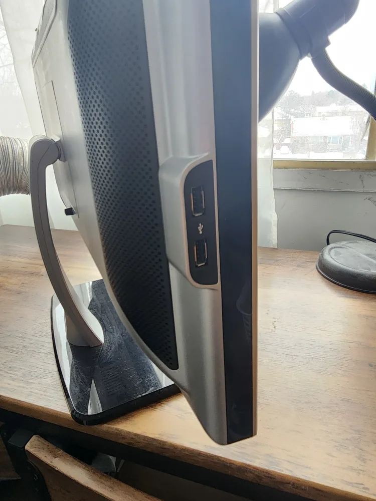 Dell 22" LCD Monitor - SP2208WFPt image indicator(3)