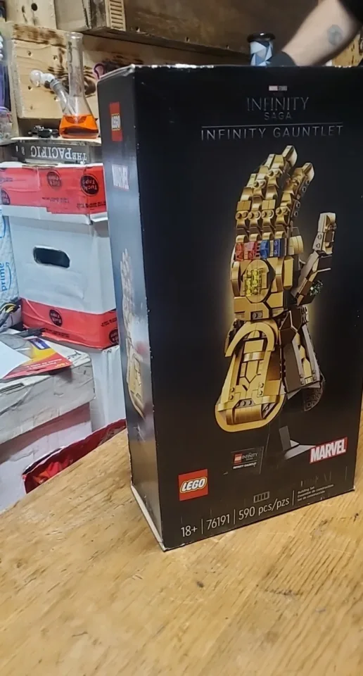 LEGO Marvel Infinity Gauntlet Building Kit - 76191 image indicator(2)