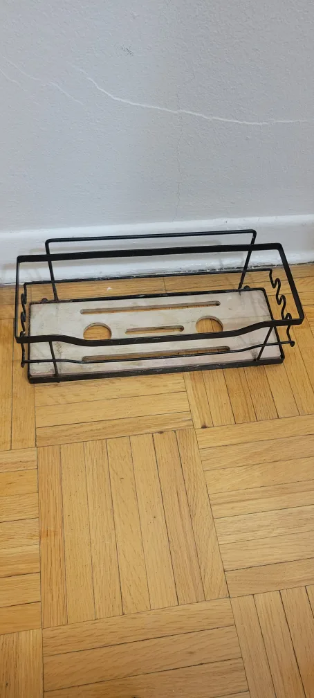 Wall-mounted organizer#Freecycle image indicator(3)