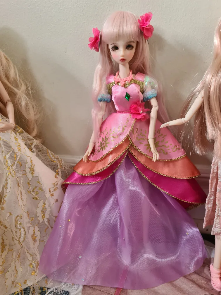 LUXURY DOLL SET: 2 BJDS, 3 ANIME DOLLS, (Chinese Doll - sold) image indicator(9)
