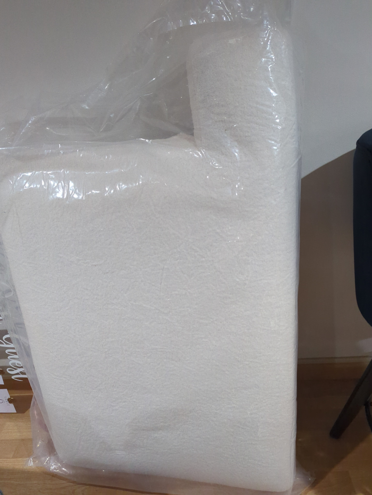 Free Brand new white 40x30in (roughly) oversized couch cushions - photo 2