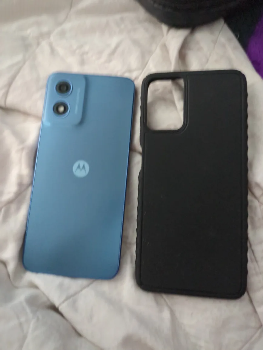 Motorola Edge 30 with Case image indicator(3)