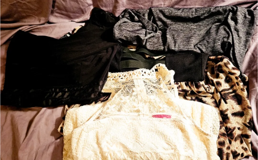 Women's Clothing Bundle image indicator(3)