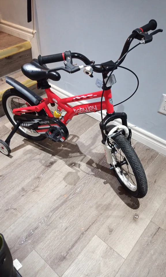 Kids' Red Bicycle with Training Wheels image indicator(2)